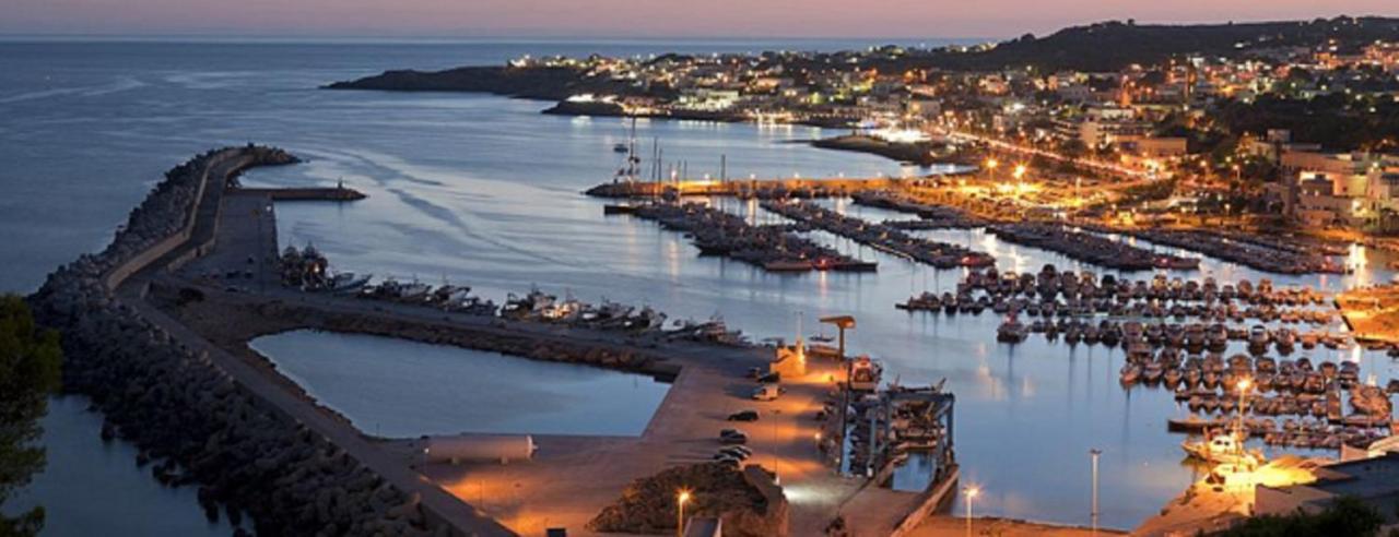 Casa Vacanze Orlando - Con Veranda Vista Mare a 200M dal Mare Santa Maria di Leuca Exterior foto