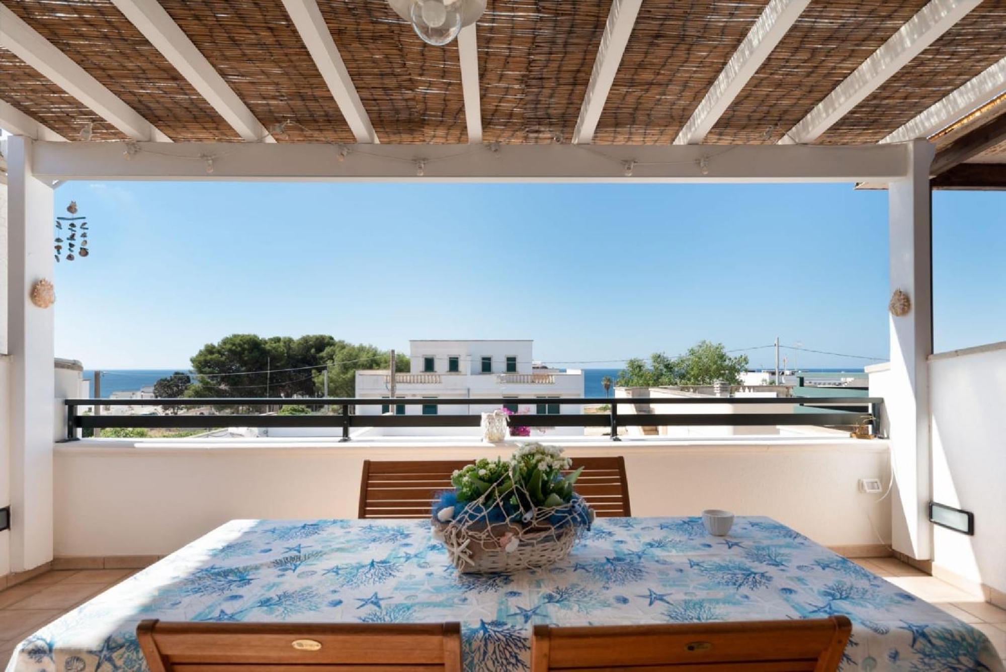 Casa Vacanze Orlando - Con Veranda Vista Mare a 200M dal Mare Santa Maria di Leuca Exterior foto